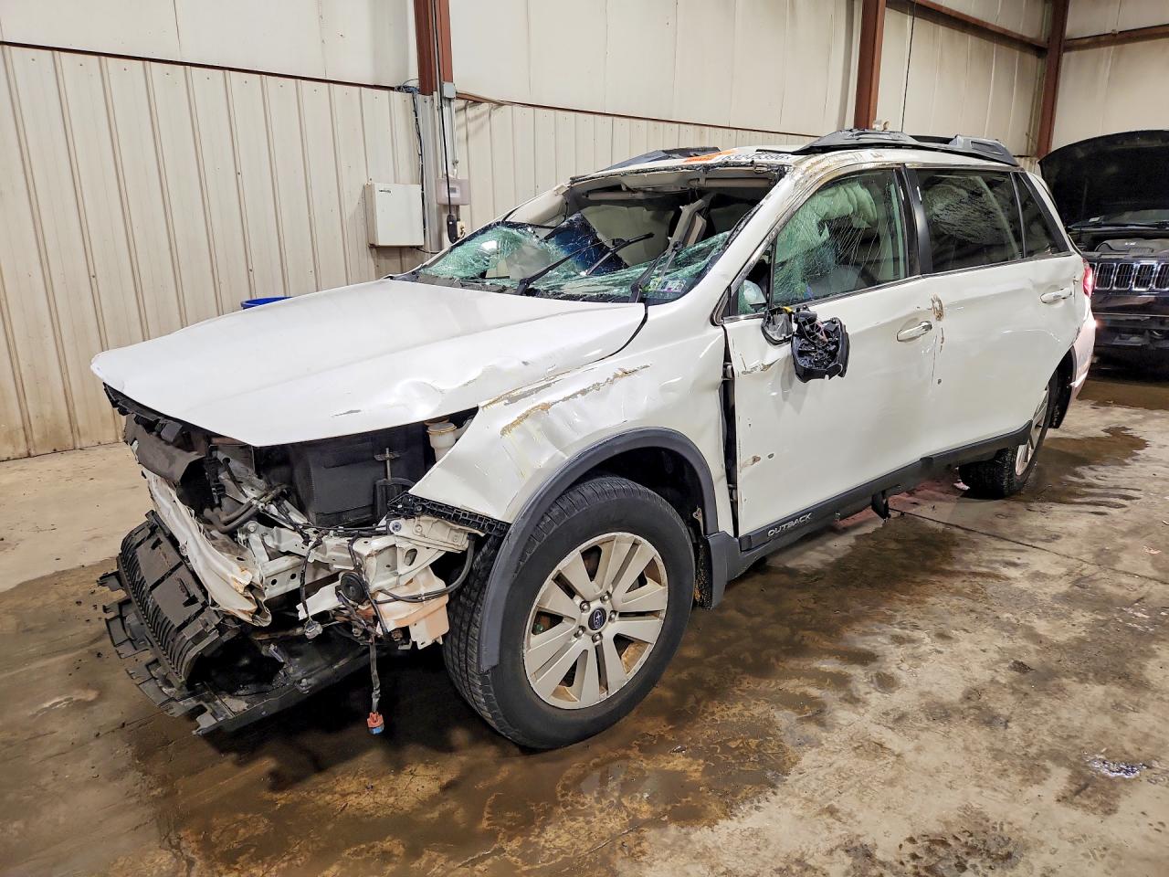 2018 Subaru Outback Premium, VIN 4S4BSACC0J3355146 — Rollover