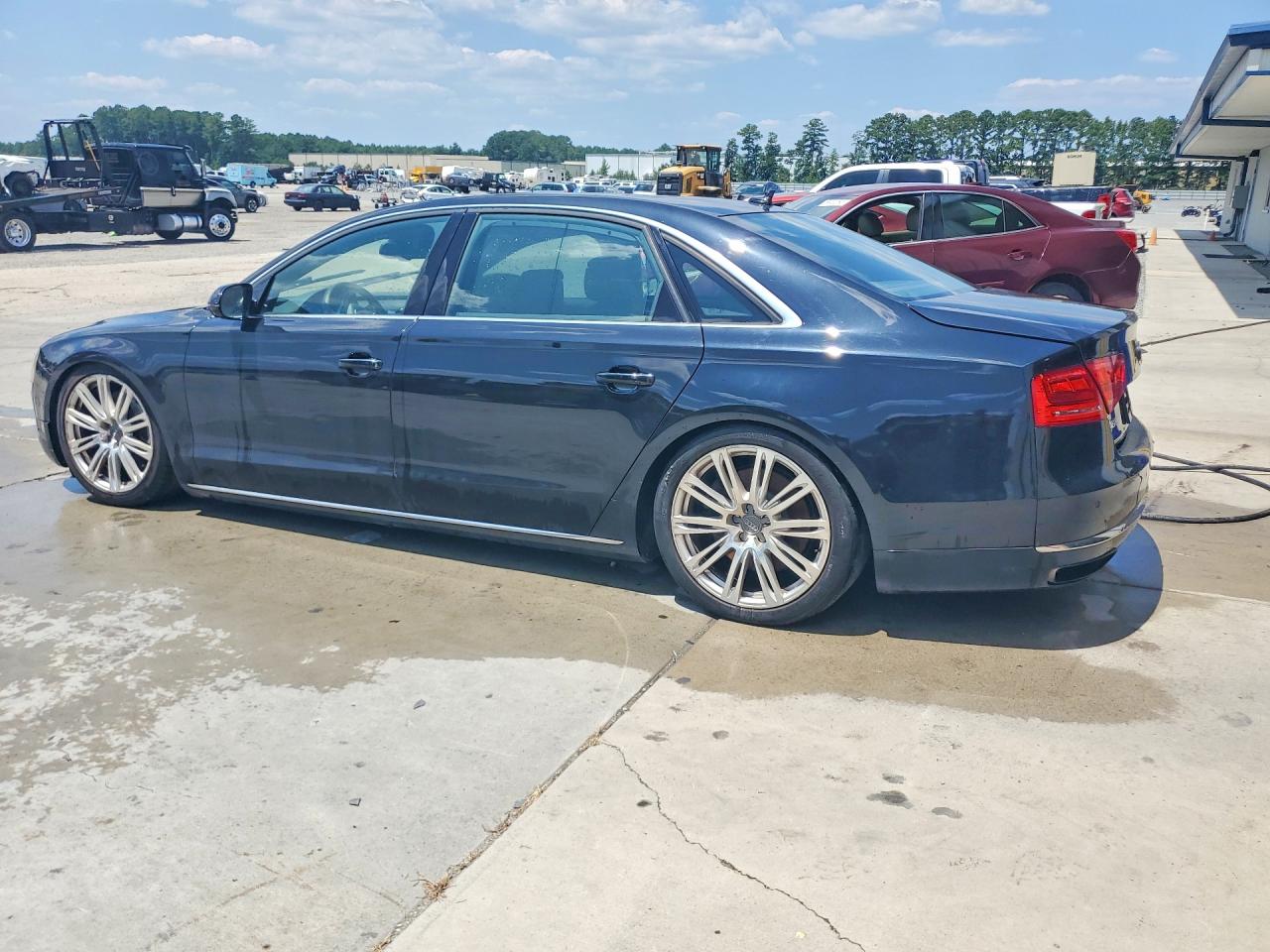 2013 Audi A8 4.0L, VIN WAUR2AFD2DN010455 — Normal wear