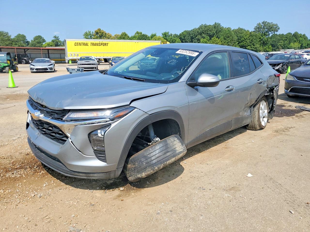 2025 Chevrolet Trax LS, VIN KL77LFEPXSC304448 — Front end