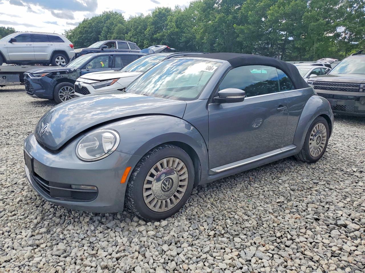 2014 Volkswagen Beetle 2.5L, VIN 3VW5P7AT7EM802744 — Normal wear