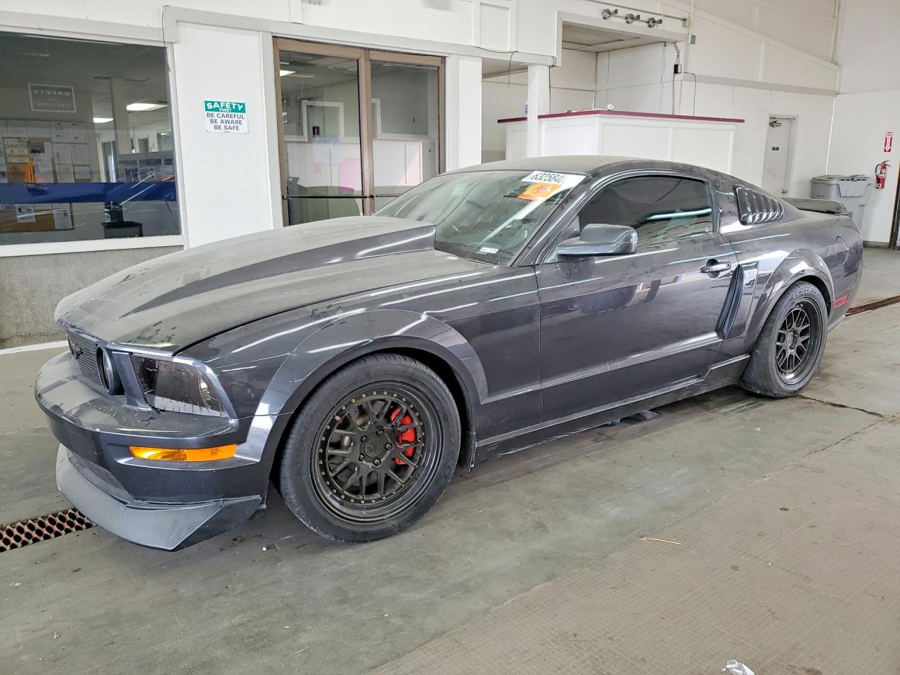 2007 Ford Mustang GT Deluxe, VIN 1ZVHT82H275227387 — Minor dents and scratches