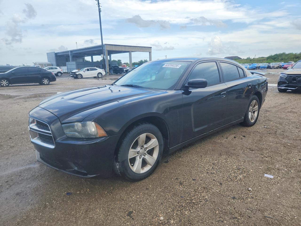 2011 Dodge Charger Rallye Plus, VIN 2B3CL3CGXBH511374 — Minor dents and scratches