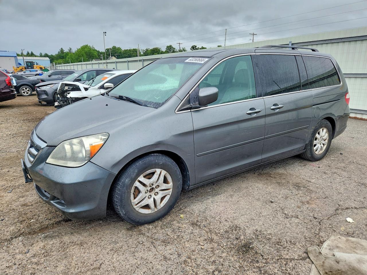 2007 Honda Odyssey EX-L, VIN 5FNRL38637B458622 — Перед