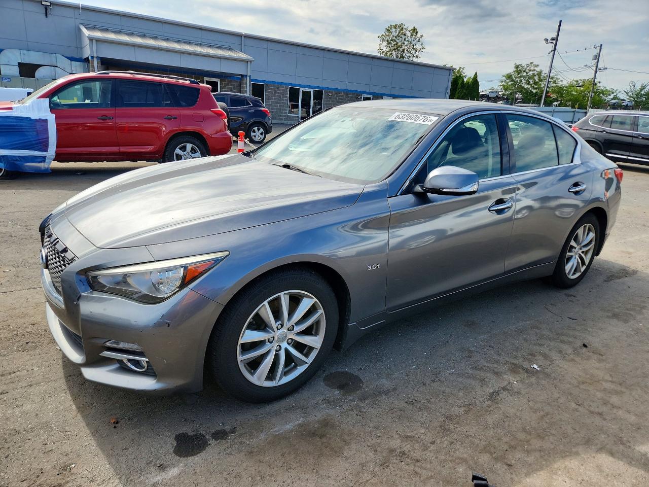 2017 Infiniti Q50 Premium, VIN JN1EV7AR0HM836847 — Перед