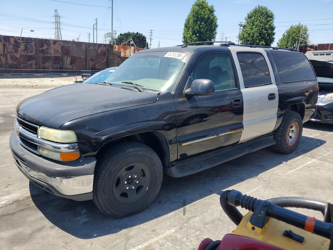 2004 Chevrolet Suburban LT, VIN 1GNFK16T64J177364 — Side