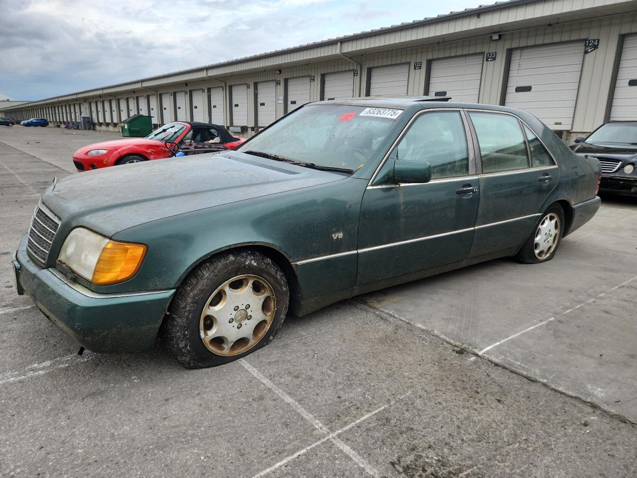1990 Mercedes-Benz 500, VIN WDBGA51E3PA141165 — Undercarriage