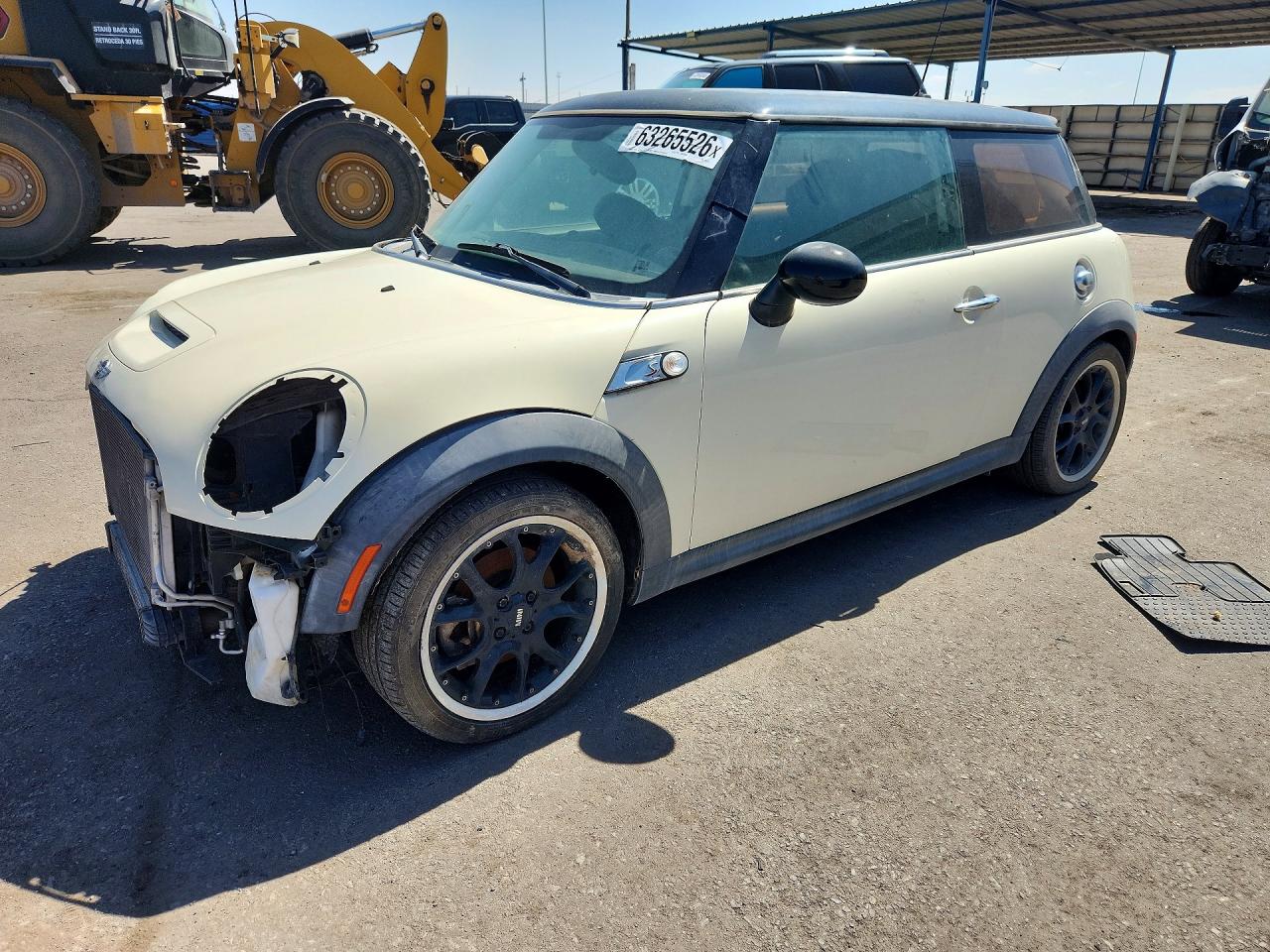 2011 MINI Hardtop S, VIN WMWSV3C5XBTY12441 — Front end