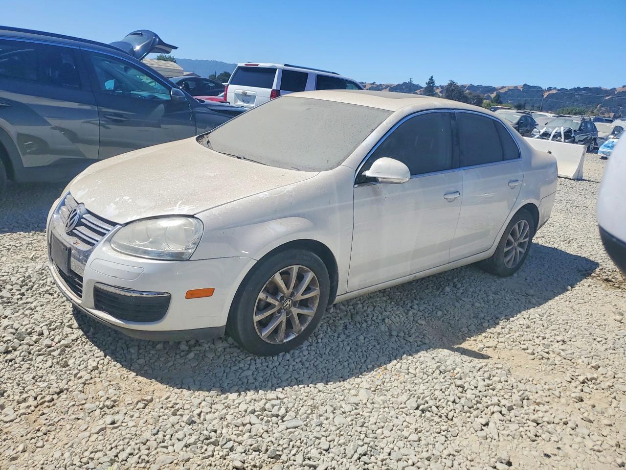 2010 Volkswagen Jetta SE, VIN 3VWRZ7AJ1AM067750 — Minor dents and scratches