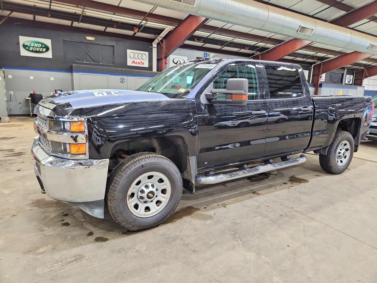 2019 Chevrolet Silverado 3500HD Work Truck, VIN 1GC4KVCY6KF173337 — Зад