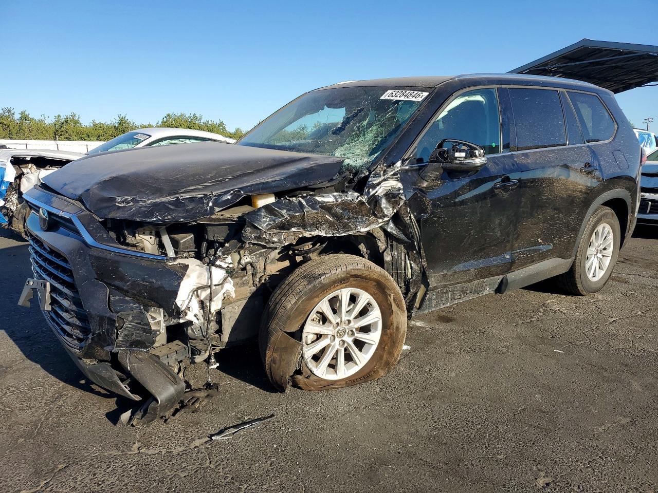 2025 Toyota Grand Highlander XLE, VIN 5TDAAAB55SS084820 — Перед
