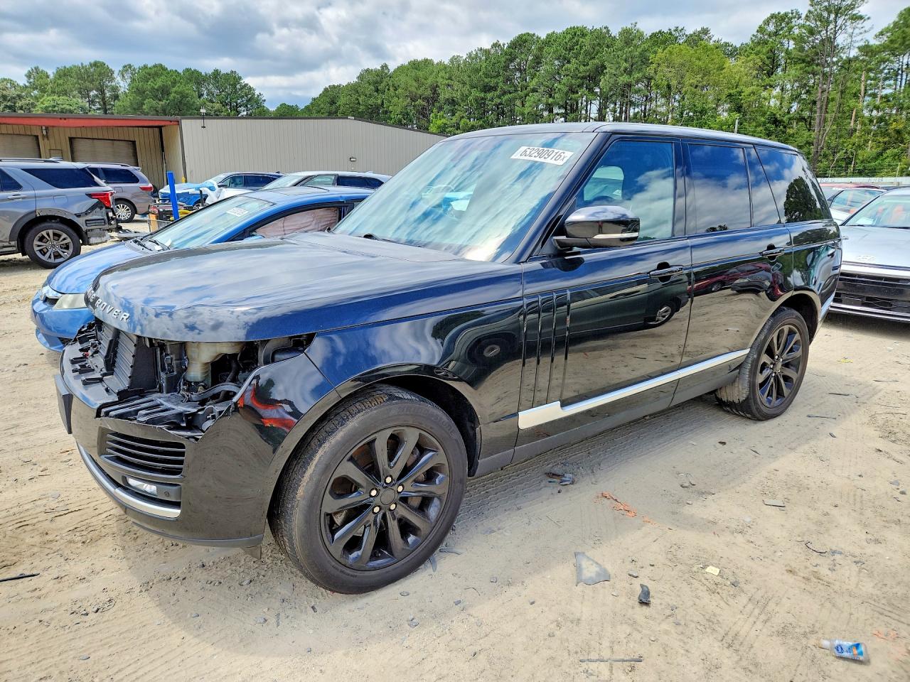 2016 Land Rover Range Rover HSE, VIN SALGS2PF2GA292343 — Front end