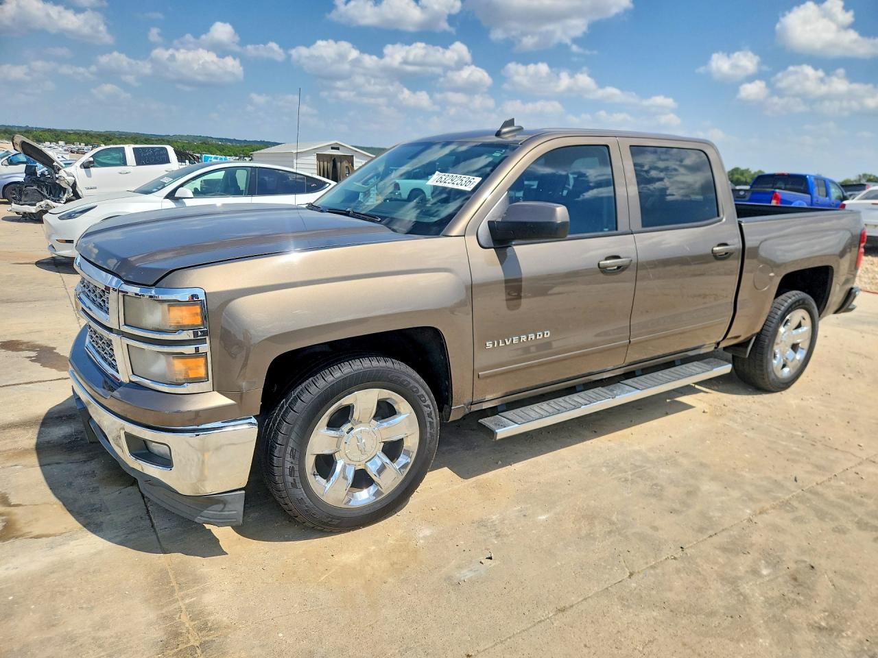2015 Chevrolet Silverado 1500 LT, VIN 3GCPCREH8FG178333 — Front end