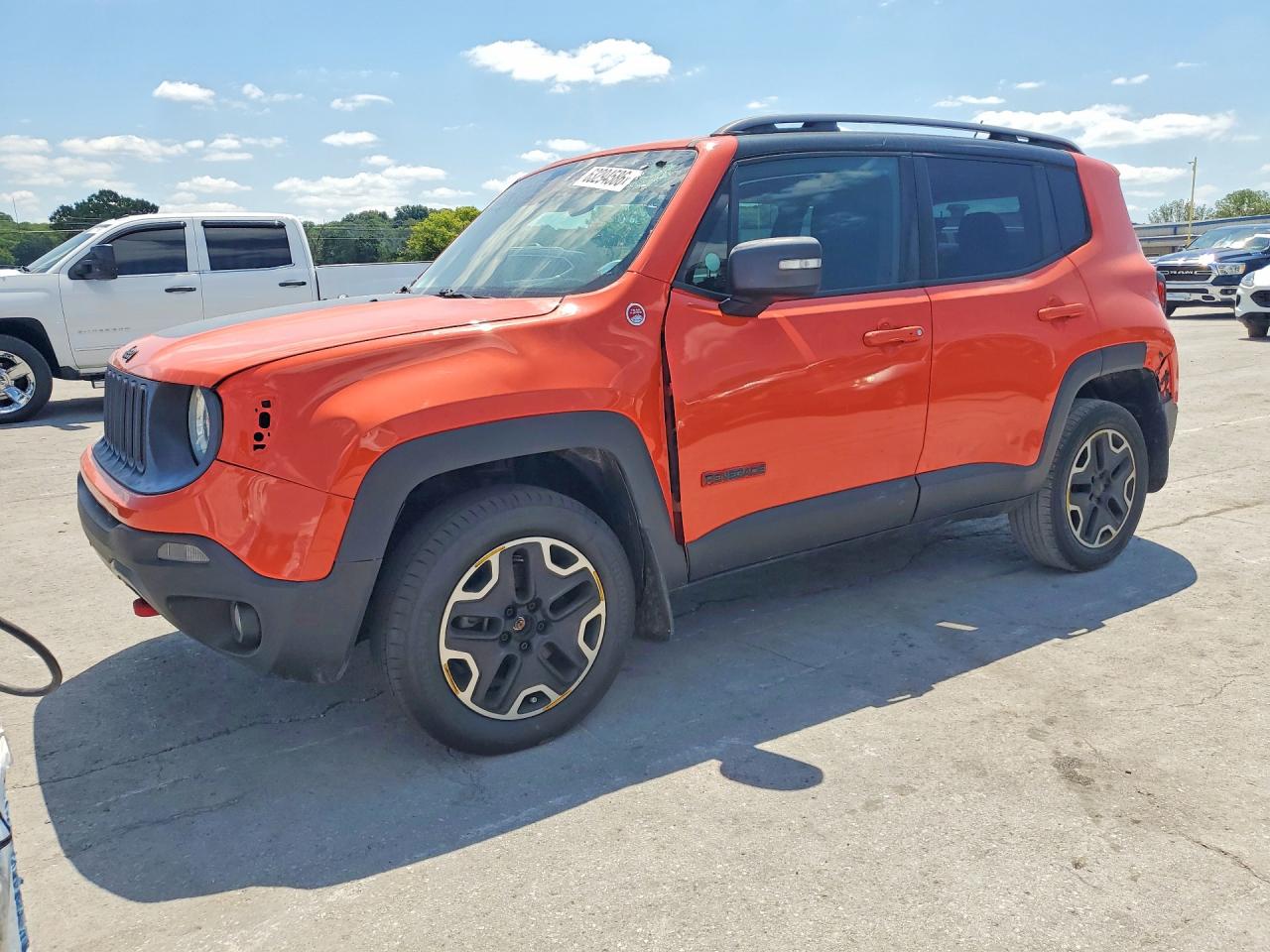 2015 Jeep Renegade Trailhawk, VIN ZACCJBCT5FPC01228 — Front end