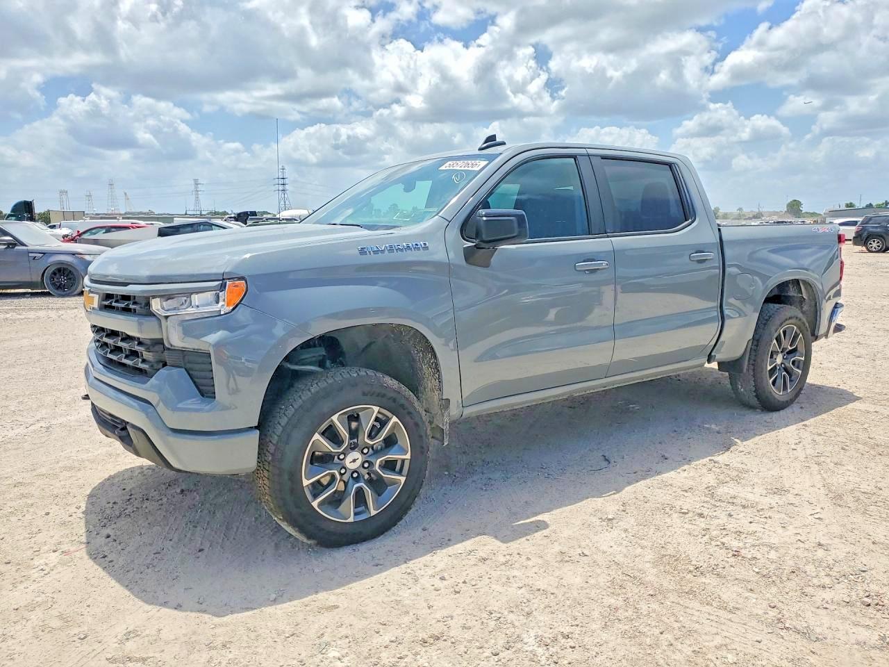 2024 Chevrolet Silverado 1500 LT, VIN 1GCPDKEKXRZ267468 — Normal wear