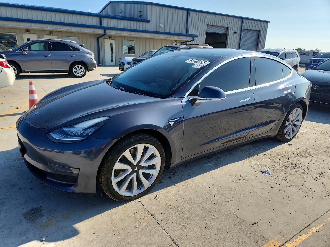 2020 Tesla Model 3 Standard Range Plus, VIN 5YJ3E1EA6LF635025 — Мелкие вмятины и царапины