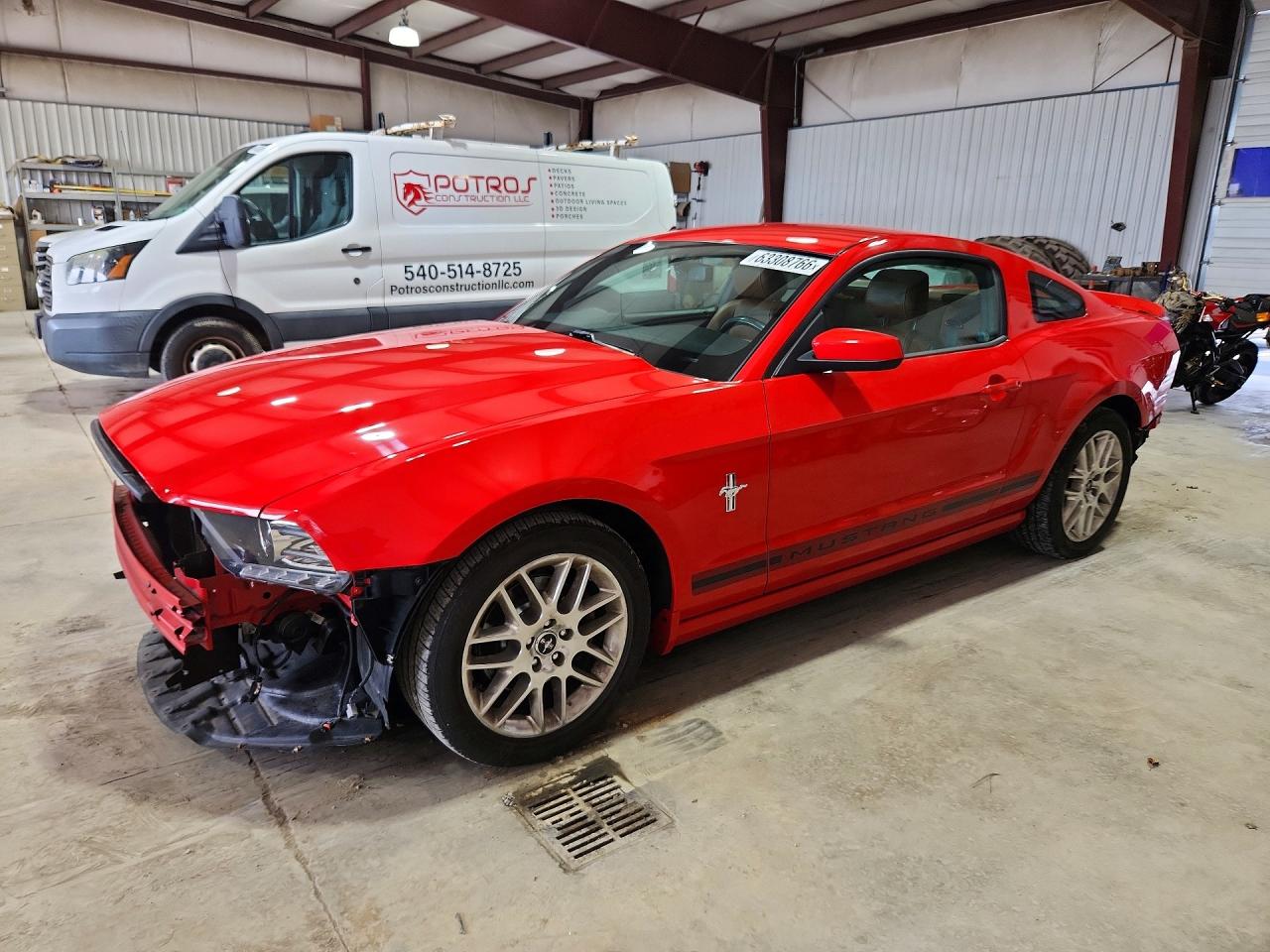 2014 Ford Mustang Premium, VIN 1ZVBP8AM6E5312772 — Front end