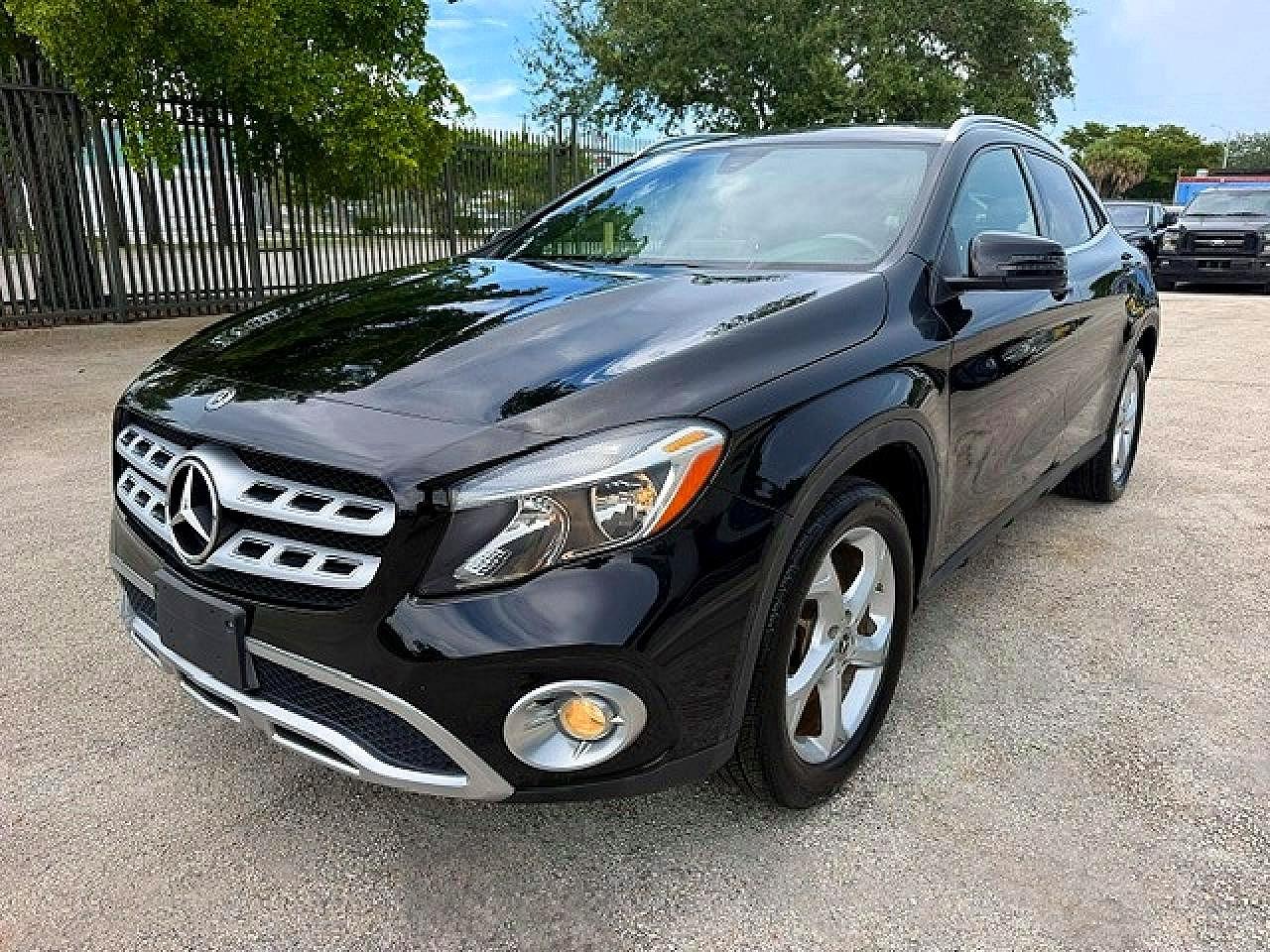 2018 Mercedes-Benz GLA 250, VIN WDCTG4EB7JJ530353 — Side