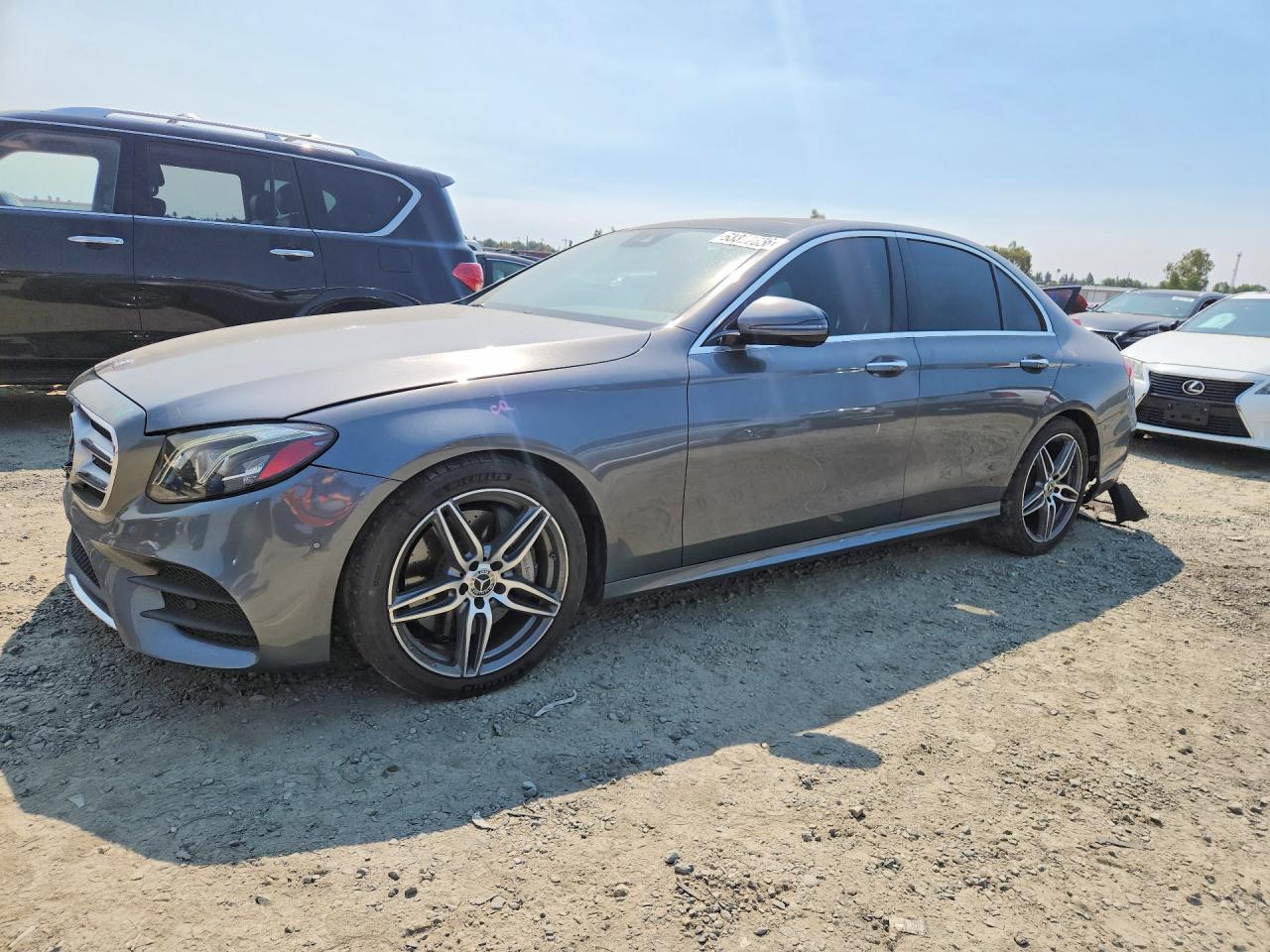 2018 Mercedes-Benz E 300, VIN WDDZF4JB7JA458990 — Зад