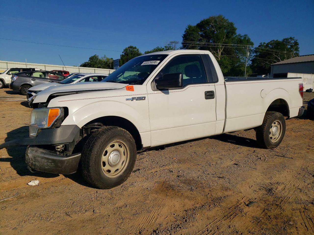 2013 Ford F-150 XL, VIN 1FTMF1CM1DKE67569 — Front end