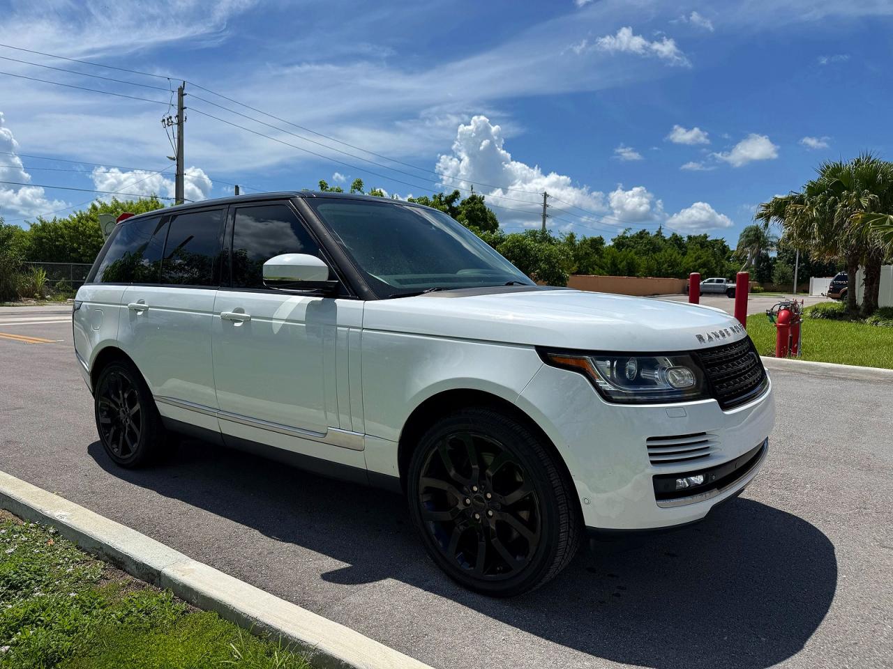 2015 Land Rover Range Rover Supercharged, VIN SALGS2TFXFA200867 — Normal wear