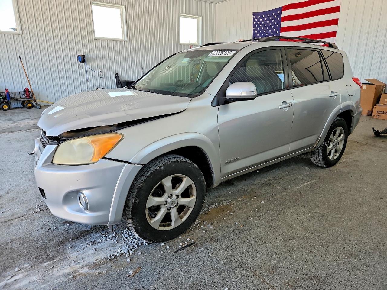 2009 Toyota RAV4 Limited, VIN JTMBK31V89D004530 — Front end