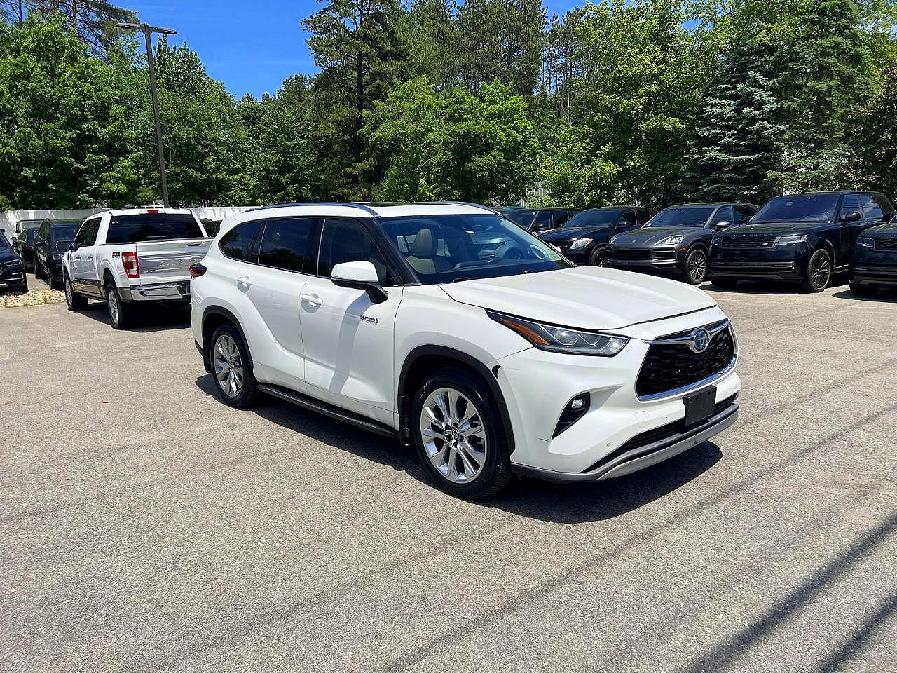 2021 Toyota Highlander Hybrid Limited, VIN 5TDYARAH5MS006372 — Minor dents and scratches