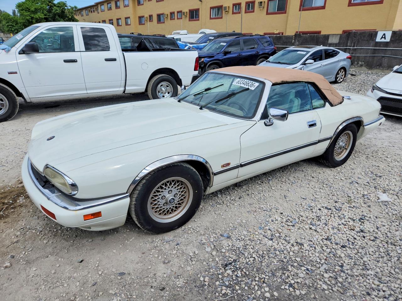 1995 Jaguar XJS, VIN SAJNX2743SC199179 — Normal wear