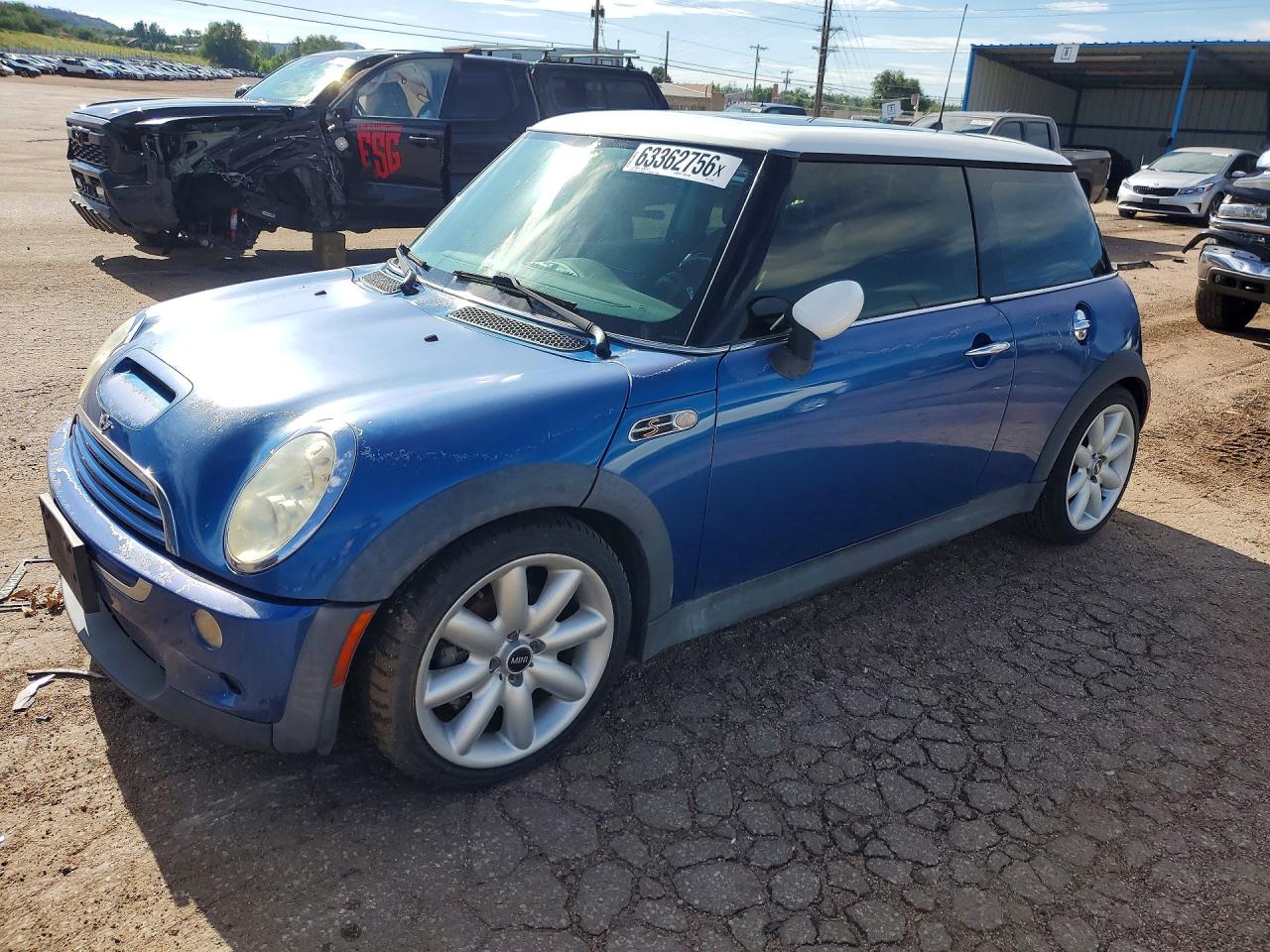 2006 MINI Hardtop S, VIN WMWRE33546TJ35780 — Minor dents and scratches