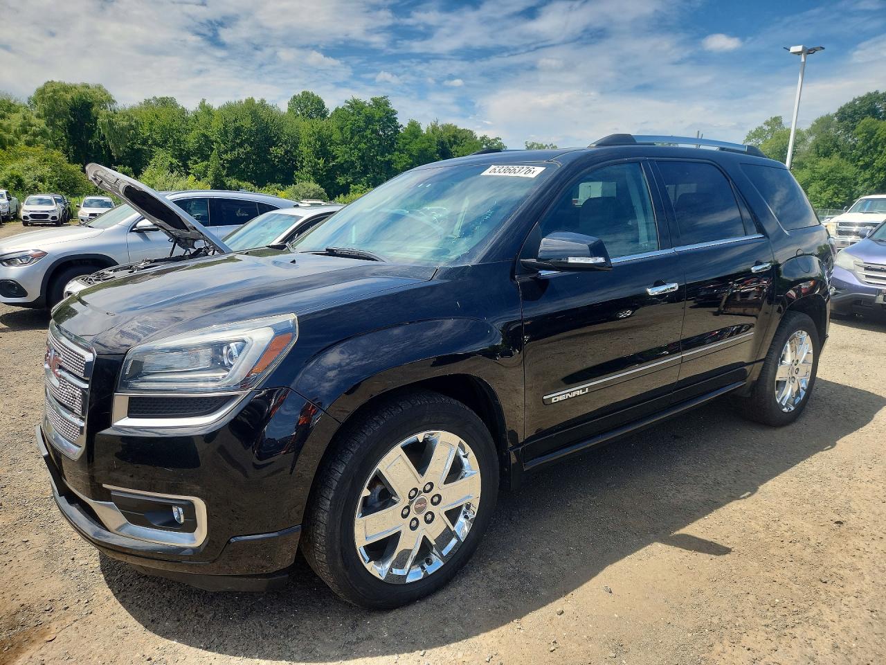 2016 GMC Acadia Denali, VIN 1GKKVTKD4GJ344726 — Мелкие вмятины и царапины
