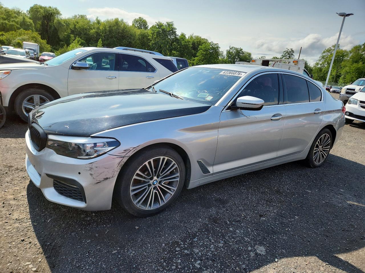 2018 BMW 5 Series 530i xDrive, VIN WBAJA7C55JWC75489 — Front end