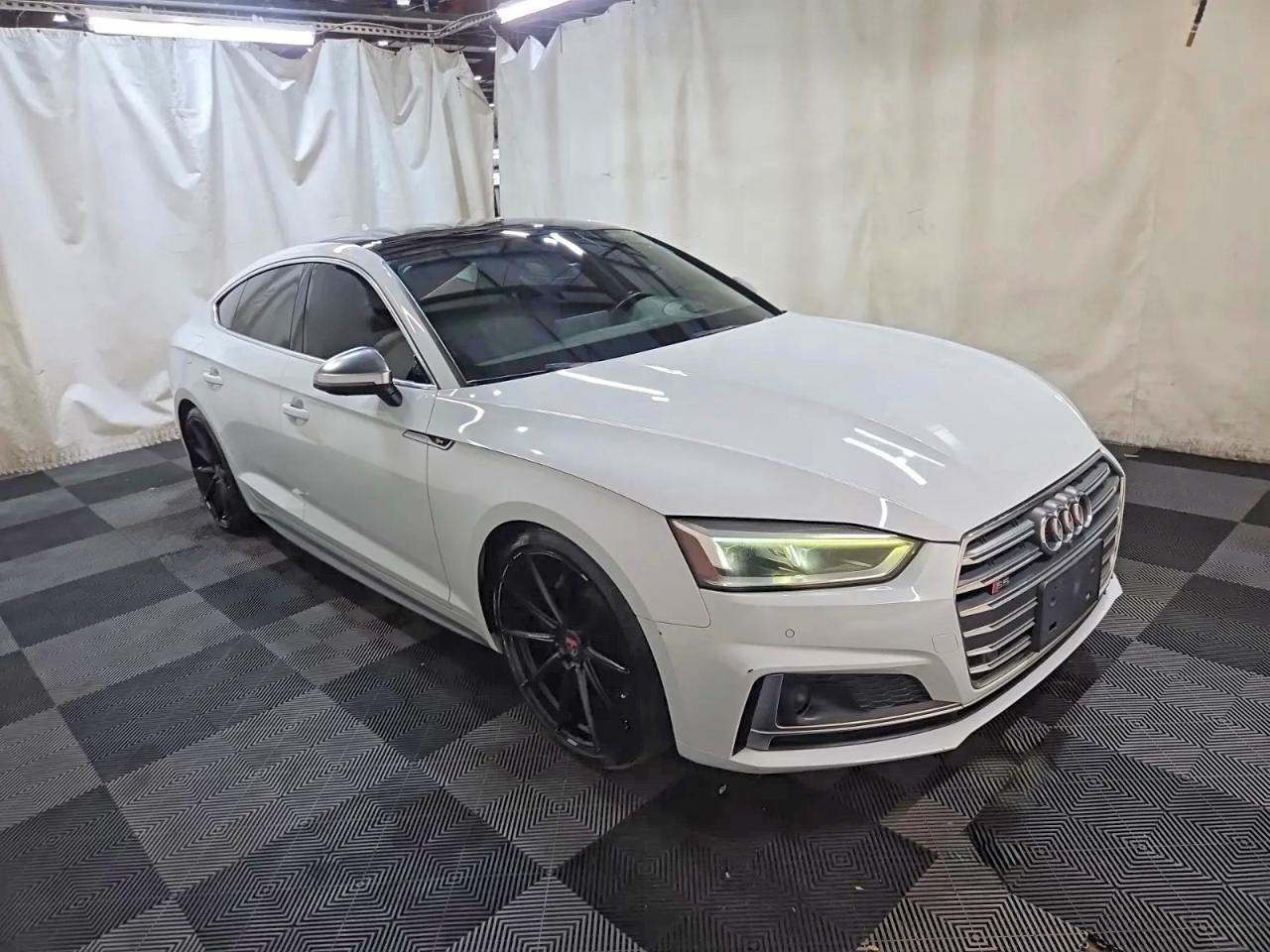 2018 Audi S5 Sportback Prestige, VIN WAUC4CF52JA039705 — Normal wear