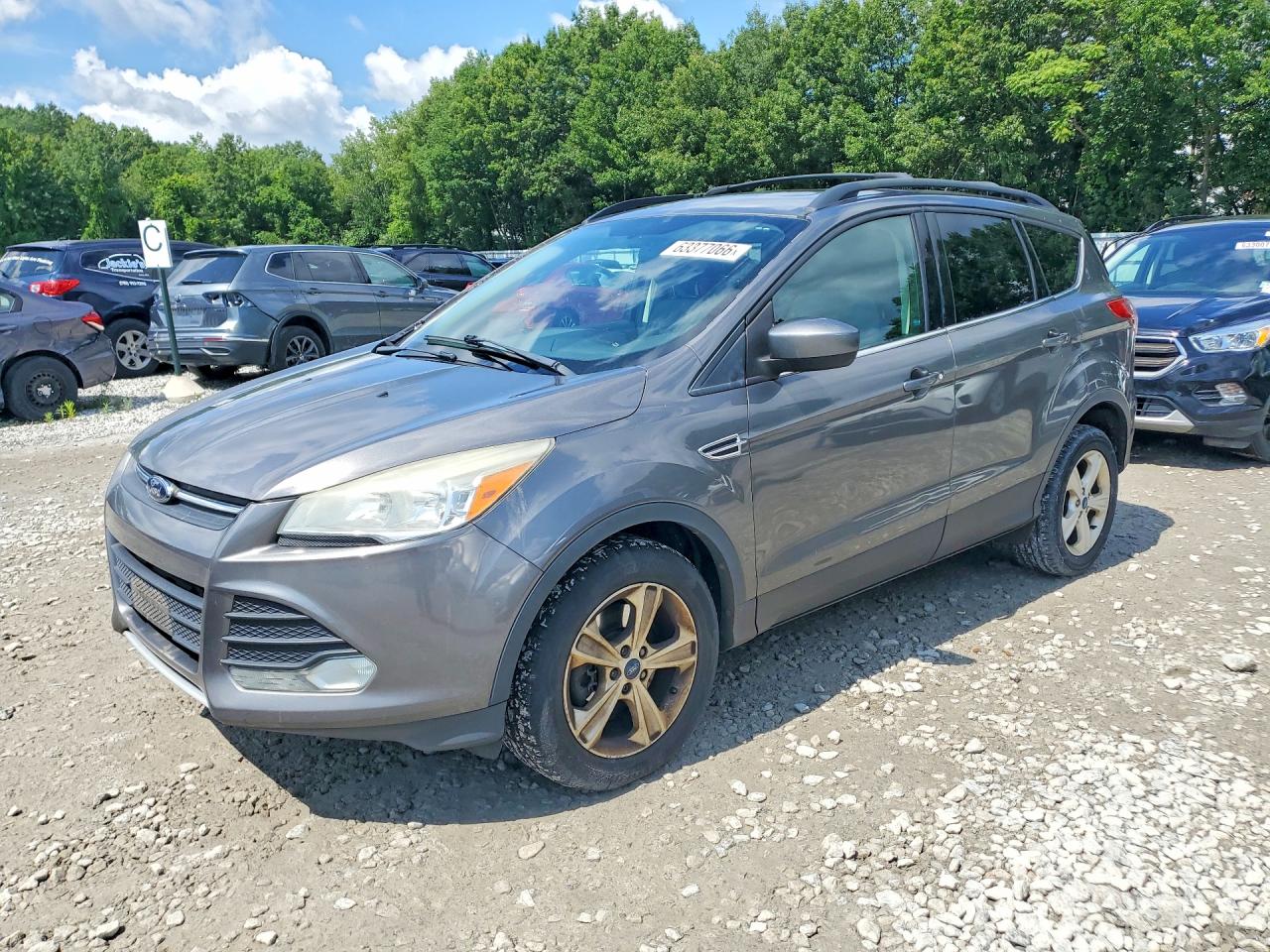 2013 Ford Escape SE, VIN 1FMCU9G94DUC40432 — Minor dents and scratches