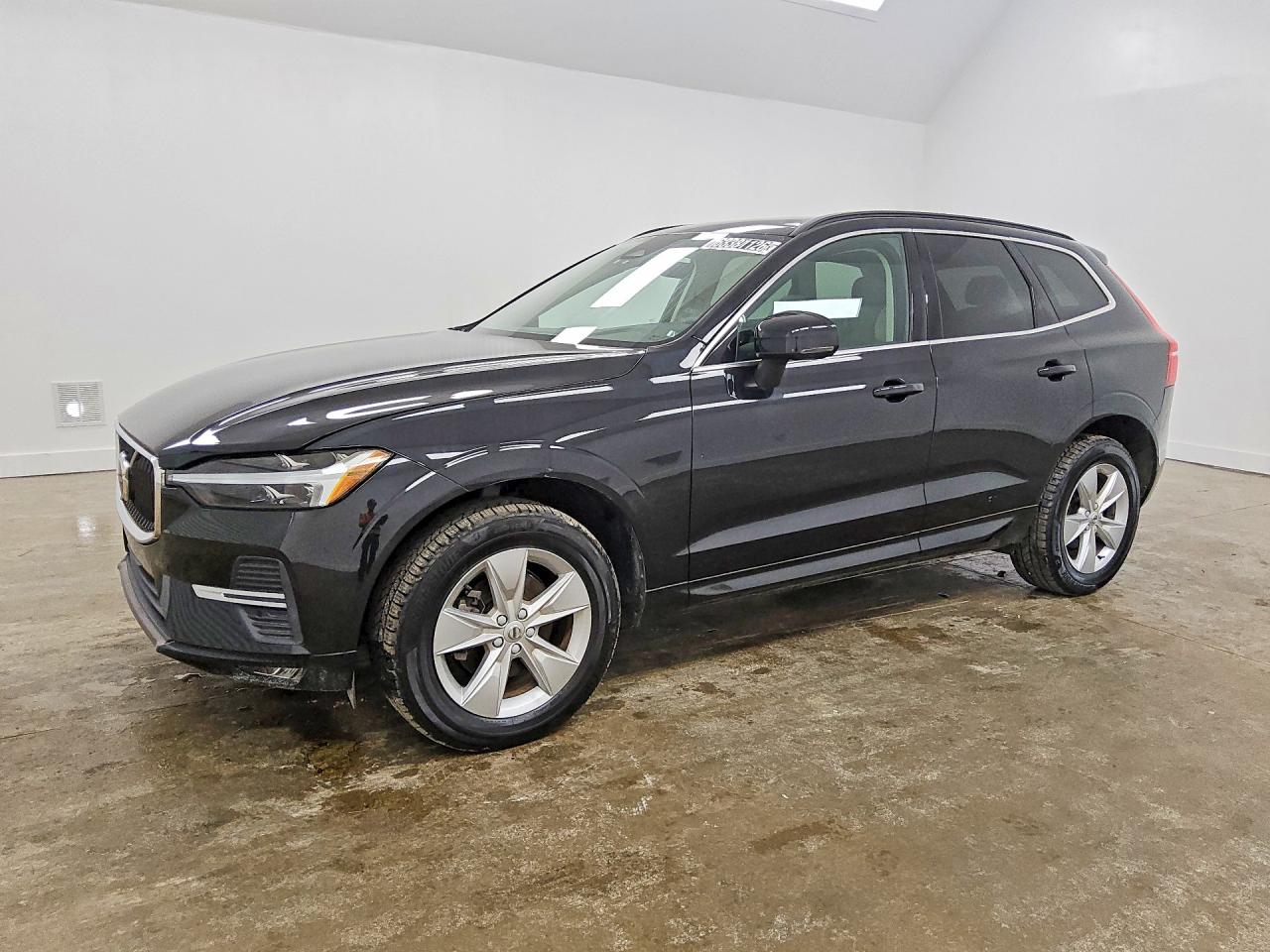 2022 Volvo XC60 Momentum, VIN YV4L12RK3N1052098 — Minor dents and scratches