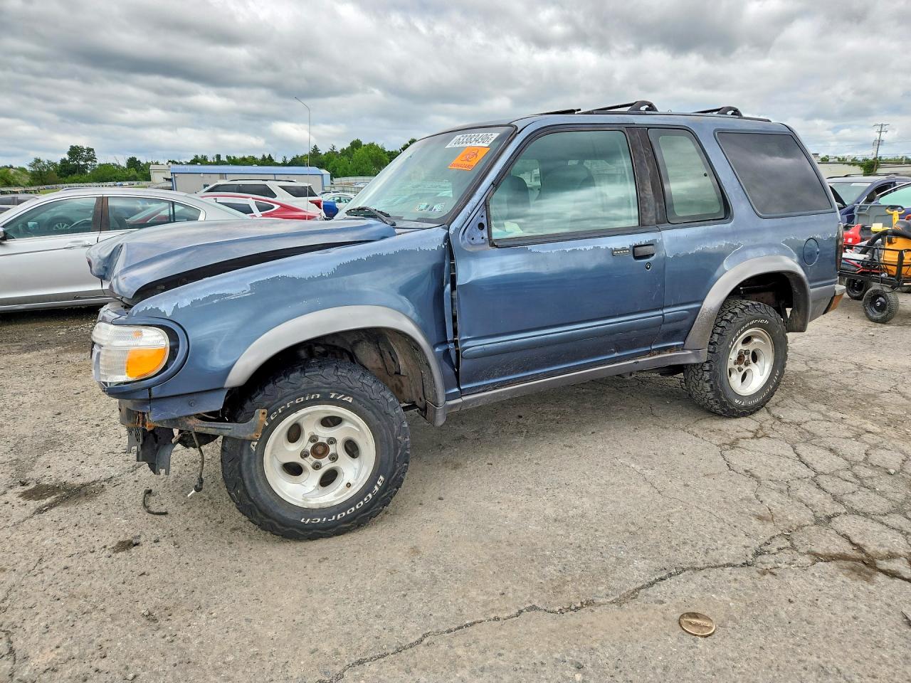1999 Ford Explorer Sport, VIN 1FMZU24E6XUC82169 — Перед