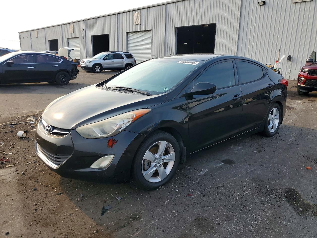 2013 Hyundai Elantra GLS, VIN 5NPDH4AE1DH193036 — Side