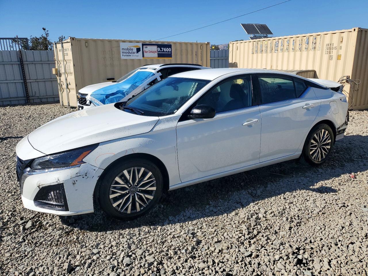 2026 Nissan Altima SV, VIN 1N4BL4DV2TN316395 — Rear end