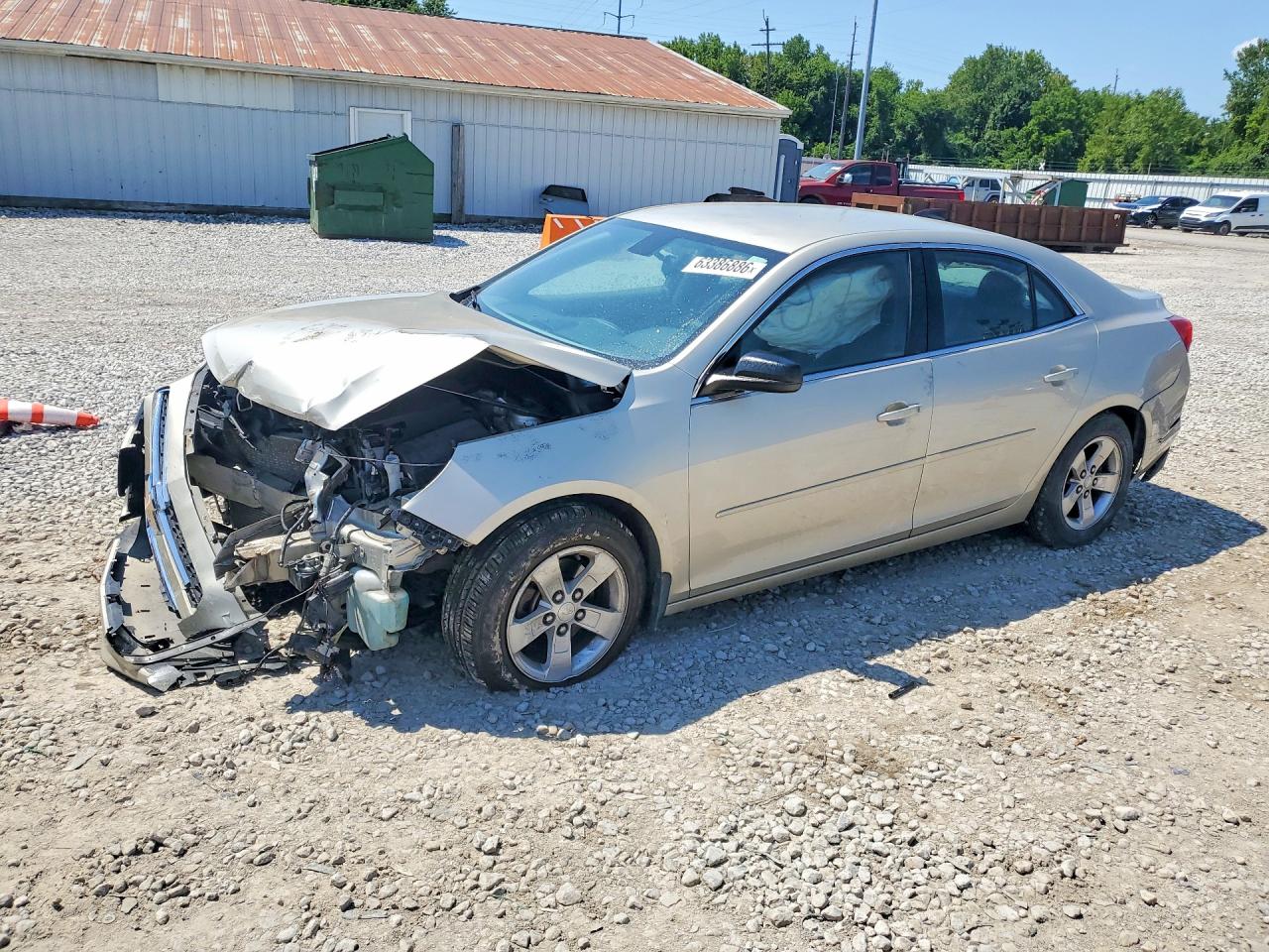 2015 Chevrolet Malibu LS, VIN 1G11B5SL4FF104749 — Front end