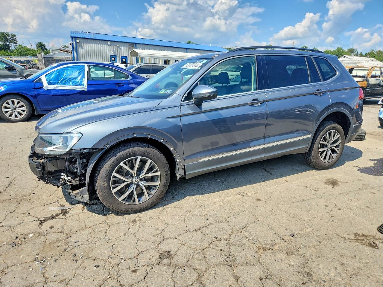 2020 Volkswagen Tiguan SE, VIN 3VV2B7AX1LM086526 — Front end