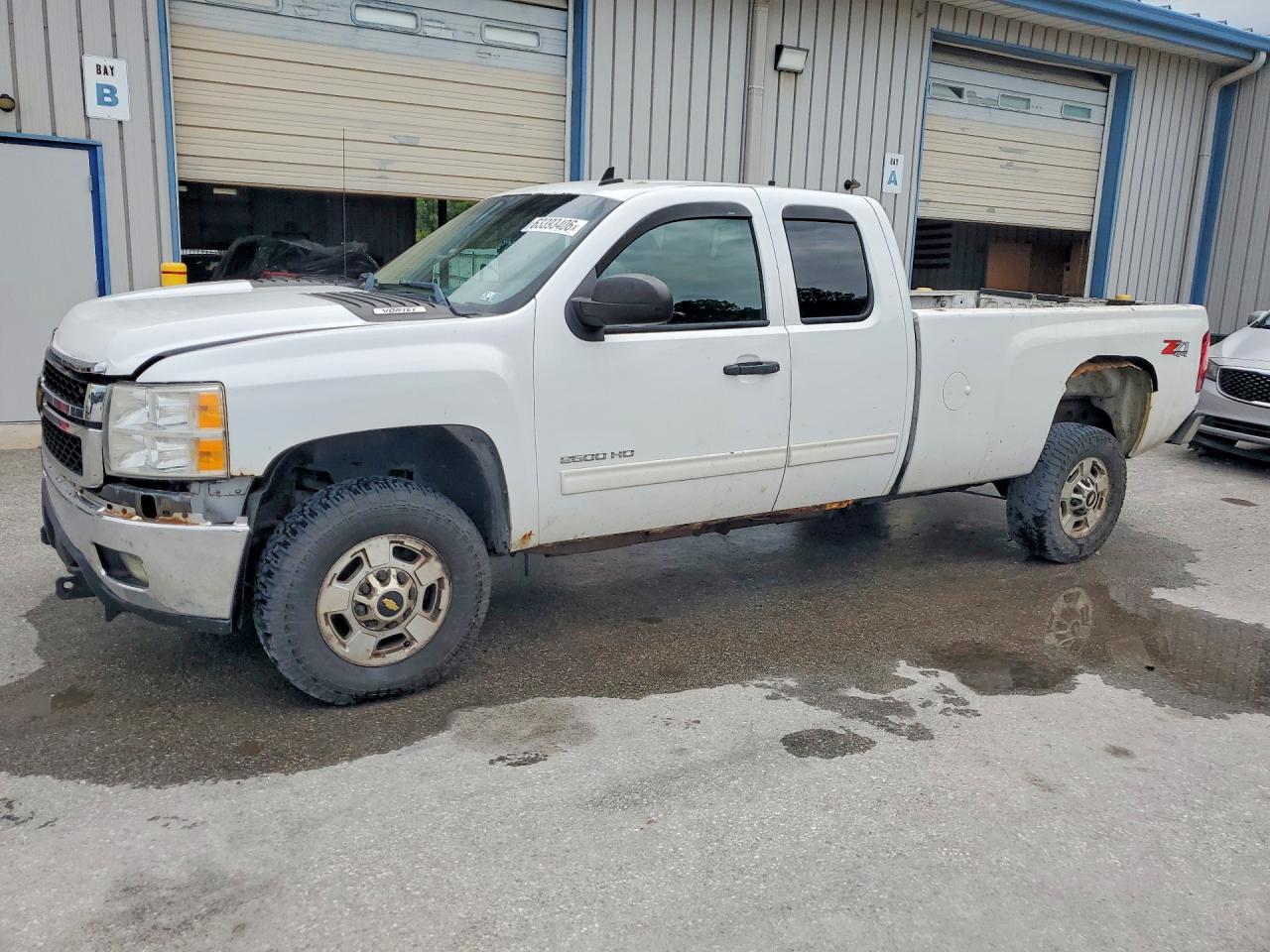 2012 Chevrolet Silverado 2500HD LT, VIN 1GC2KXCG1CZ146542 — Front end