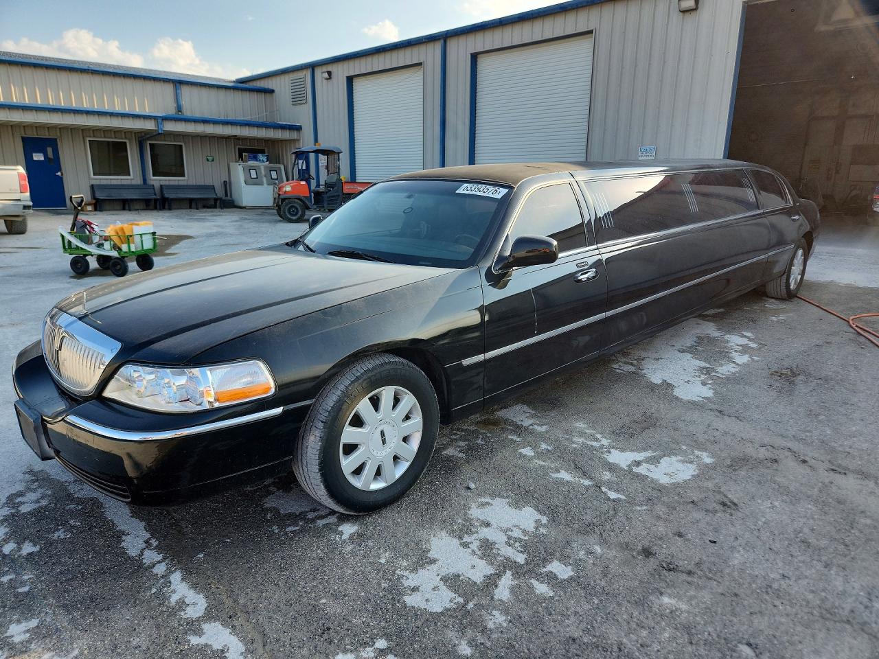 2005 Lincoln Town Car Executive, VIN 1L1FM88W85Y609574 — Мелкие вмятины и царапины