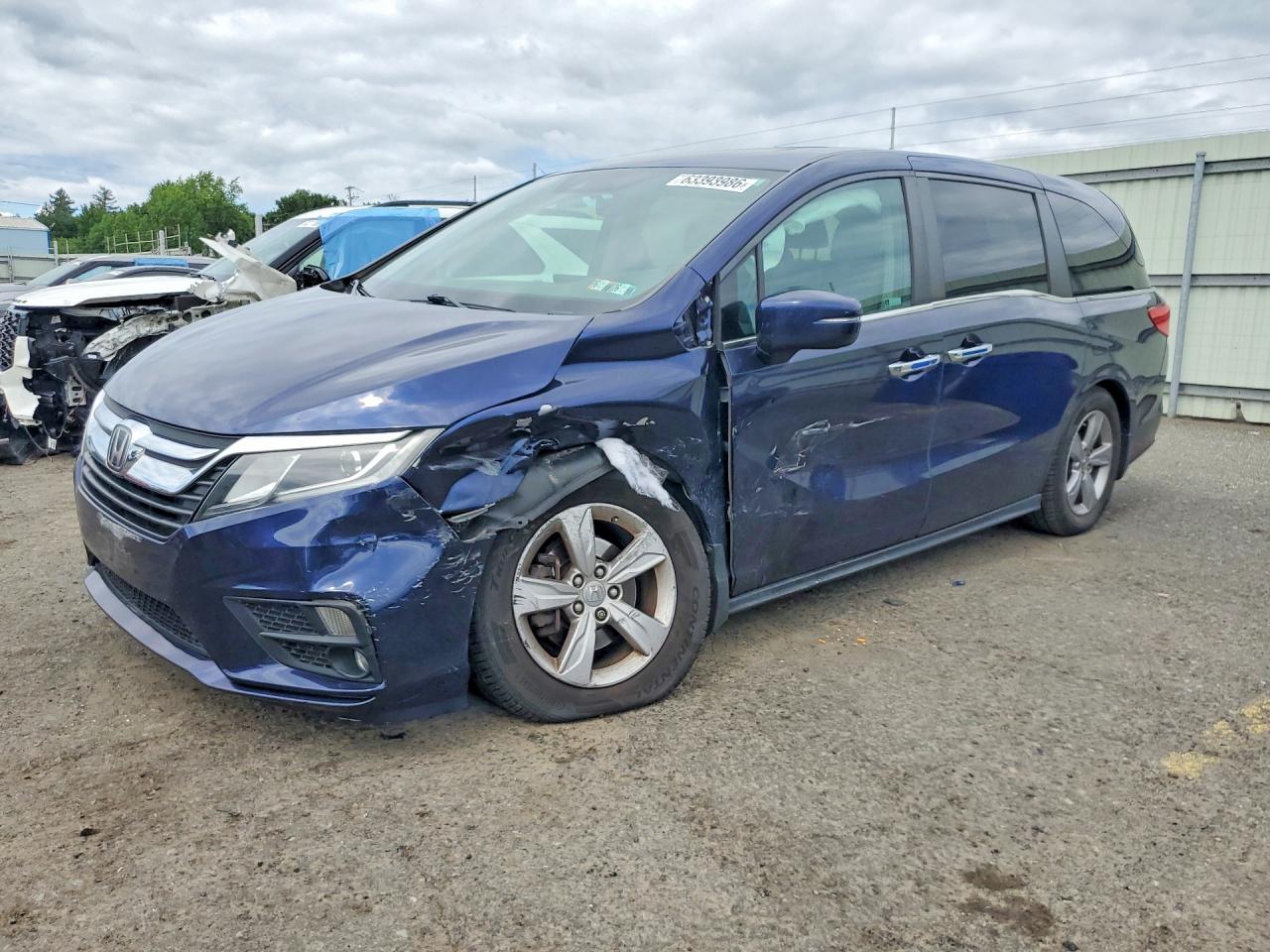 2019 Honda Odyssey EX-L, VIN 5FNRL6H7XKB073965 — Front end