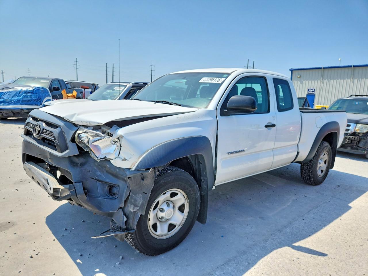2014 Toyota Tacoma PreRunner, VIN 5TFTX4GN6EX032127 — Front end