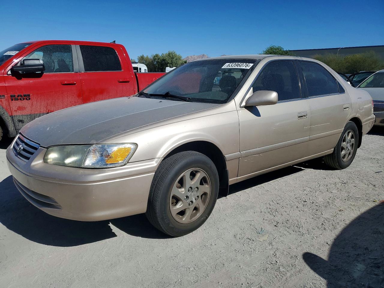 2000 Toyota Camry LE, VIN JT2BF28KXY0242517 — Зад