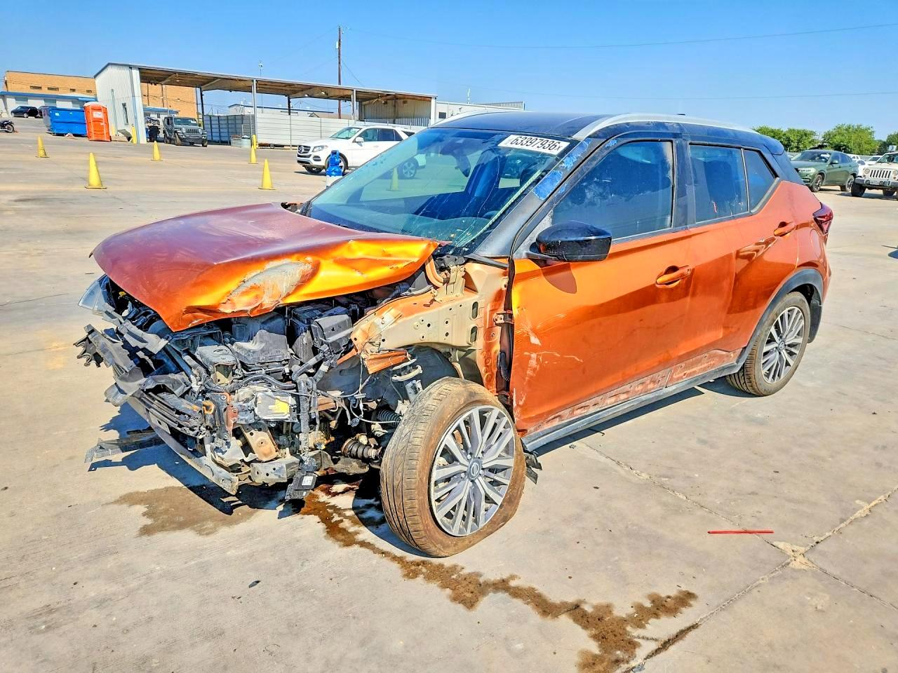 2021 Nissan Kicks SV, VIN 3N1CP5CV2ML543469 — Перед