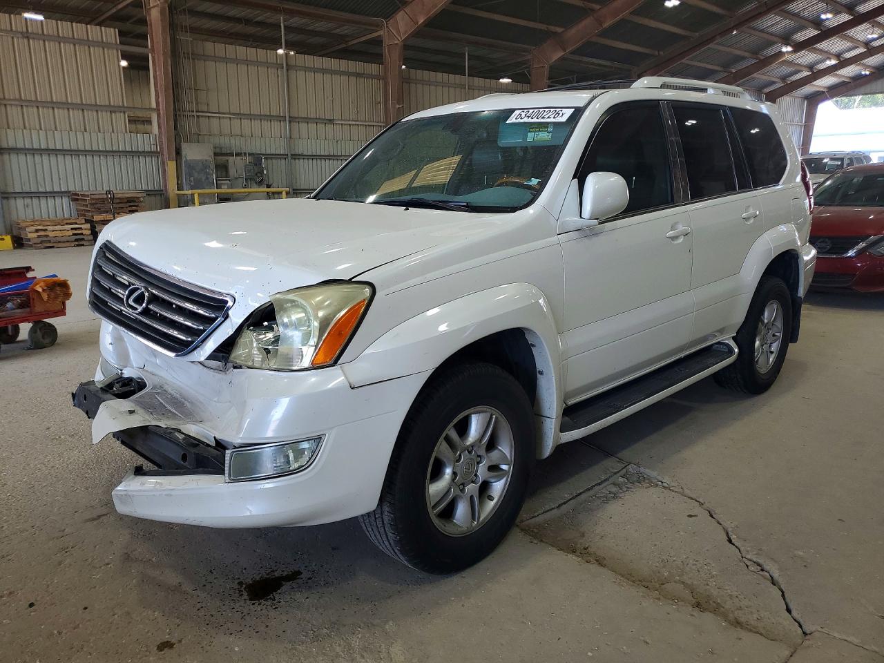 2004 Lexus GX 470, VIN JTJBT20X540068077 — Front end