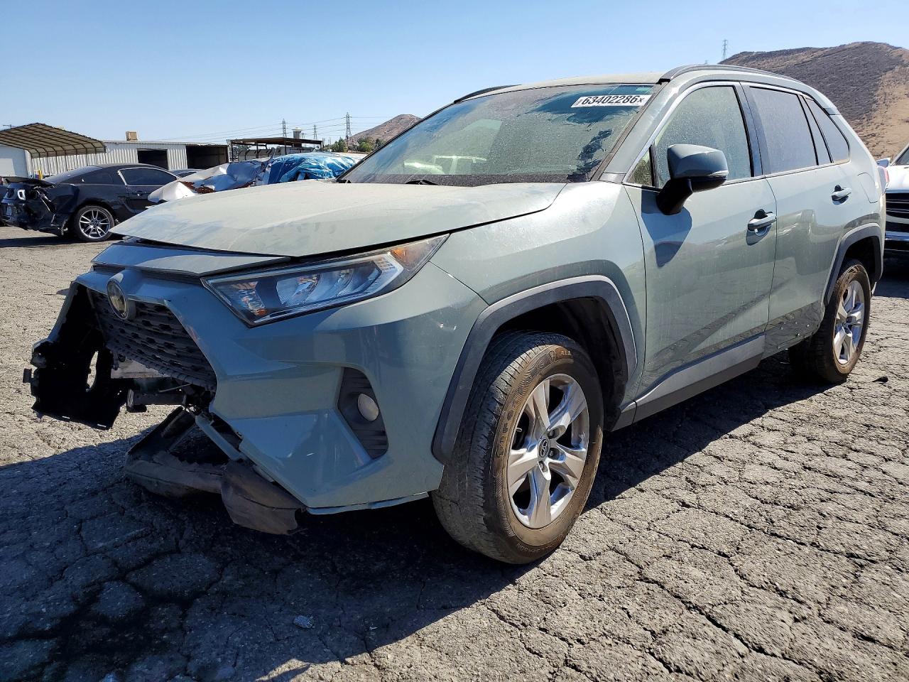 2019 Toyota RAV4 XLE, VIN JTMW1RFV4KD511396 — Перед