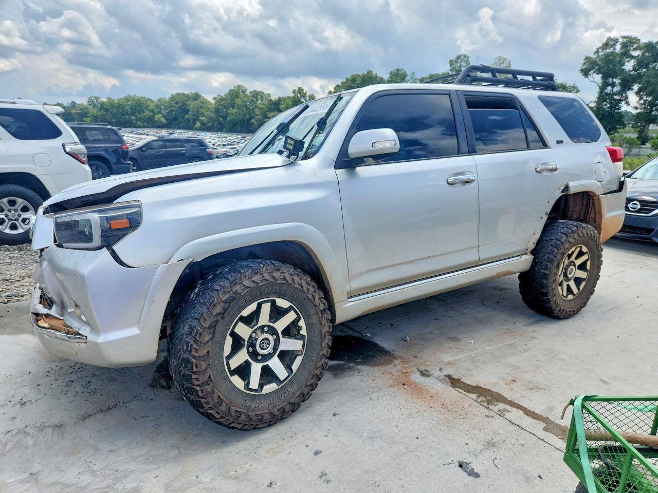 2010 Toyota 4Runner Limited, VIN JTEZU5JR0A5001834 — Front end