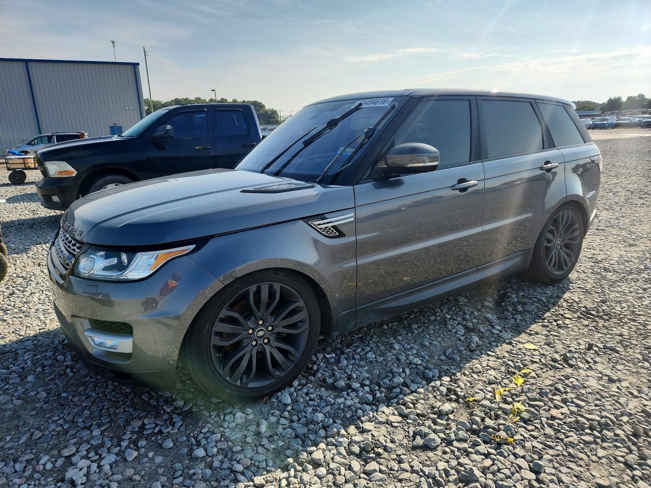 2016 Land Rover Range Rover Sport HSE, VIN SALWR2VF2GA565484 — Minor dents and scratches