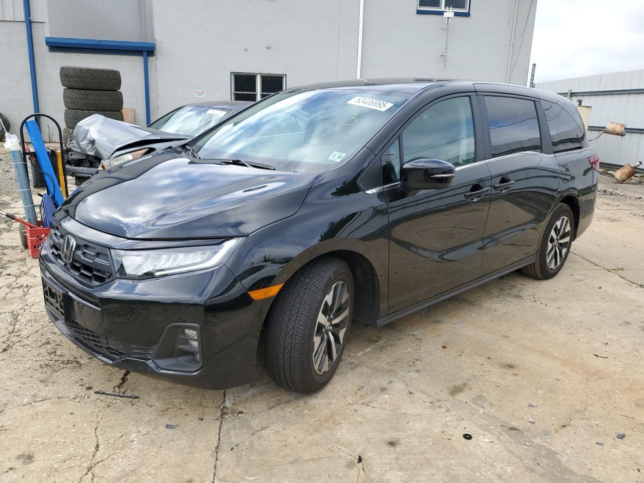 2025 Honda Odyssey EX-L, VIN 5FNRL6H65SB033994 — Front end
