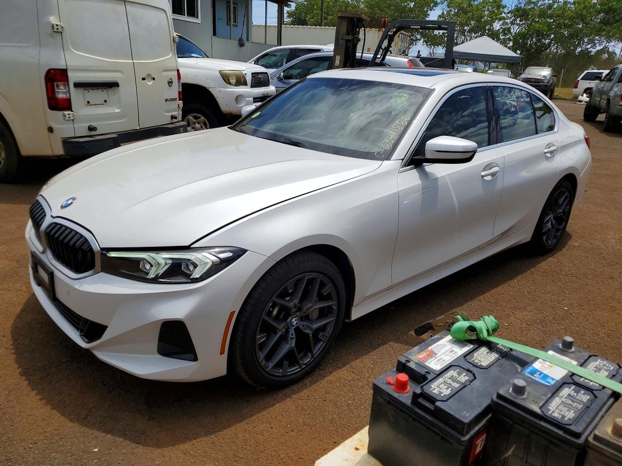 2026 BMW 3 Series 330i NA xDrive, VIN 3MW89CW05T8F96070 — Бок